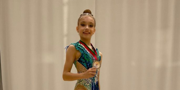 Могилевчанка Кира Сурова успешно выступила на открытом Кубке Беларуси по художественной гимнастике 