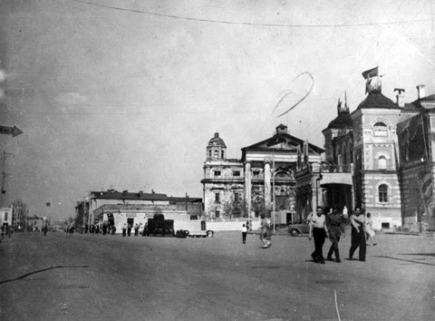 Театральная площадь после войны 1941-45 г.г.