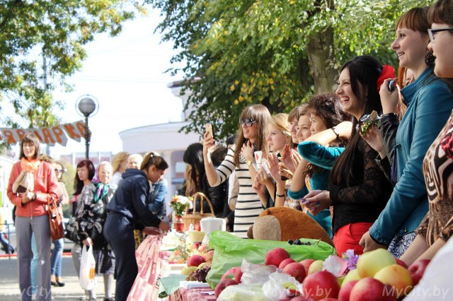  Непродовольственная ярмарка, «Красная Шапочка» и выставки – выходные в Могилёве 