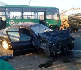 Под Могилёвом столкнулись легковушка и автобус – погиб мужчина