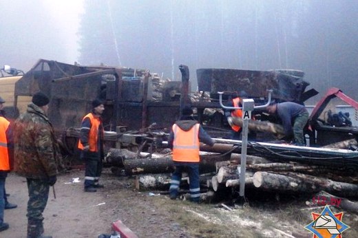 Под Могилёвом пассажирский поезд столкнулся с грузовым автомобилем