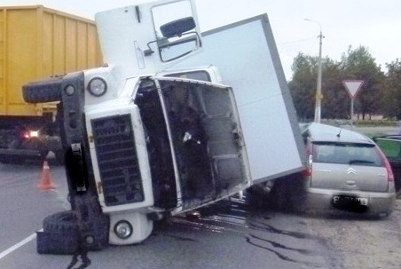 Школьница попала под колёса машины в Могилёве 1 сентября