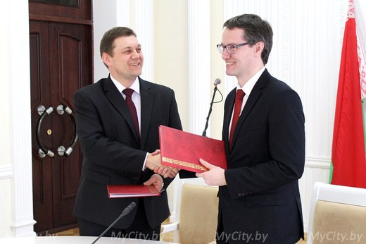  «Связанные одной целью»: Могилёвское агентство развития и СЭЗ «Могилёв» подписали договор о сотрудничестве