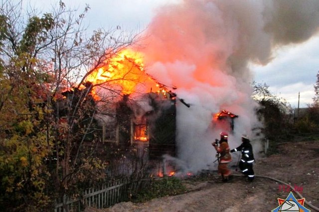 Частный дом сгорел в Могилёве: обошлось без жертв