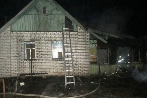 Пристройка к дому пенсионера сгорела в Могилёве 