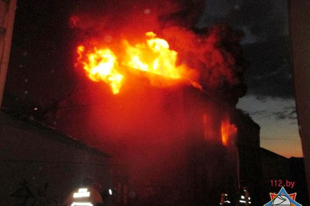 Два пожара в Могилёве: горели неэксплуатируемое здание и гараж 