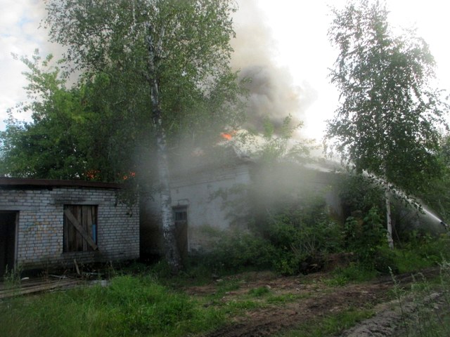 Неэксплуатируемое здание горело в Могилёве 