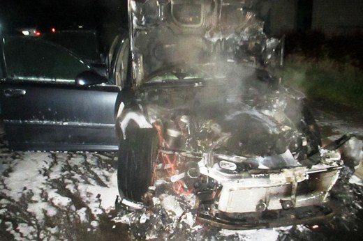 В результате пожара в Могилёве пострадали два автомобиля