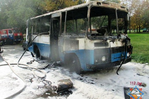 В Могилёве горели автобус и легковой автомобиль