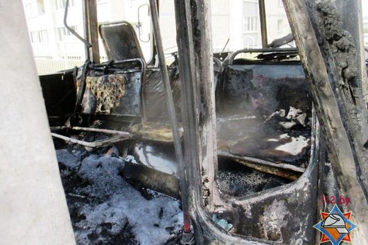 В Могилёве горели автобус и легковой автомобиль