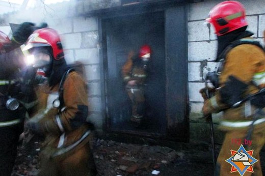 В Могилёве загорелся склад магазина автозапчастей: пострадавших нет