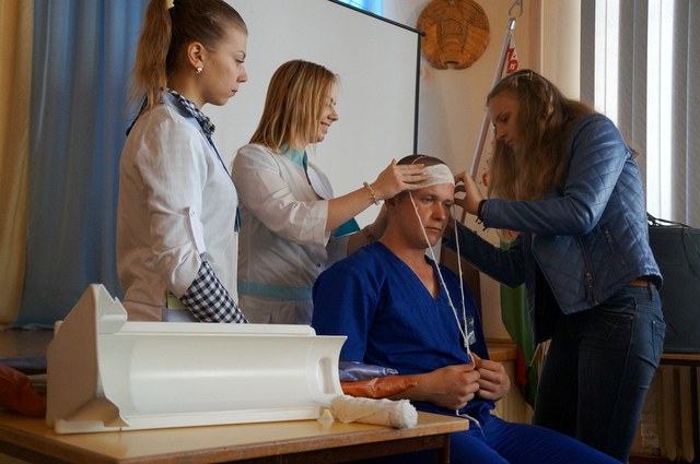 В Могилёве около полусотни школьников посетили занятие по доврачебной помощи  