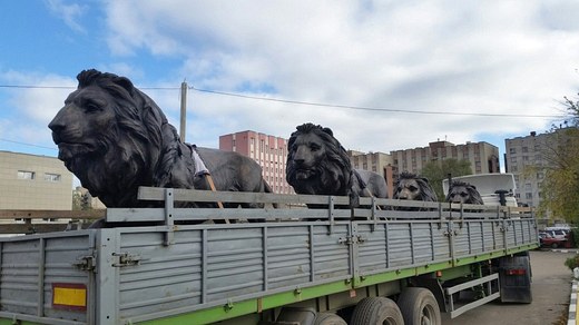 Скульптуры бронзовых львов прибыли в Могилёв