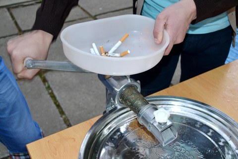 Суд над табаком, конфеты с сюрпризом и дискотека: могилёвская молодёжь отказывается от курения