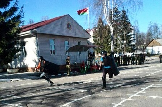 Активисты БРСМ соревновались в Могилёве с военнослужащими 