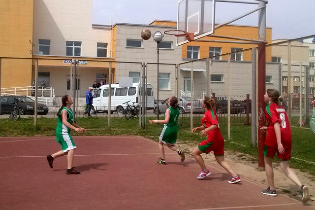 Команда девушек из Могилёва выиграла областные соревнования по стритболу  