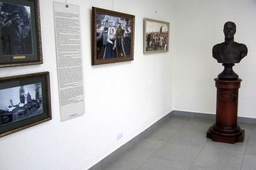 Выставка «Венценосная семья» действует в Могилёве 