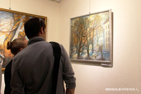 Вера Юркова представила свою живопись и графику на выставке в Могилёве 