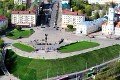 Флагштоки с национальными флагами украсят Советскую площадь в Могилёве к 26 июня