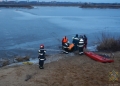 В Могилеве спасли мужчину, который провалился под лед в заливе Днепра
