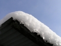 Весенние «сюрпризы» зимой: как не стать жертвой падания снега с крыш зданий Могилёва