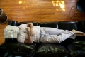 Любитель комфорта: могилевчанин унёс чужой диван, чтобы отдыхать на нём