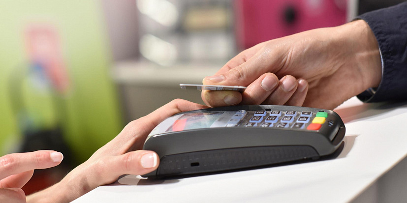 В Могилеве девушка забрала карту соседки по комнате и сняла с нее более 200 рублей