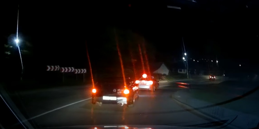 В Могилеве водитель Honda пытался сбить инспектора и врезался в иномарку