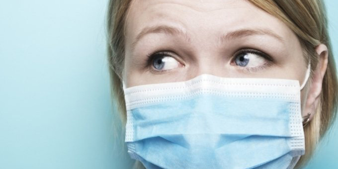 Могилевчанка отказалась надевать медицинскую маску в магазине и убежала вместе с неоплаченным товаром