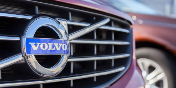 Могилевчанин лишился автомобиля «Вольво» и денег за его продажу