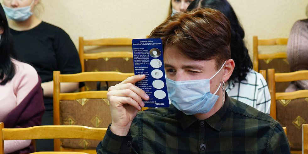 Для студентов МГУ им. А.А.Кулешова провели практическое занятие «Взаимодействие с незрячими»