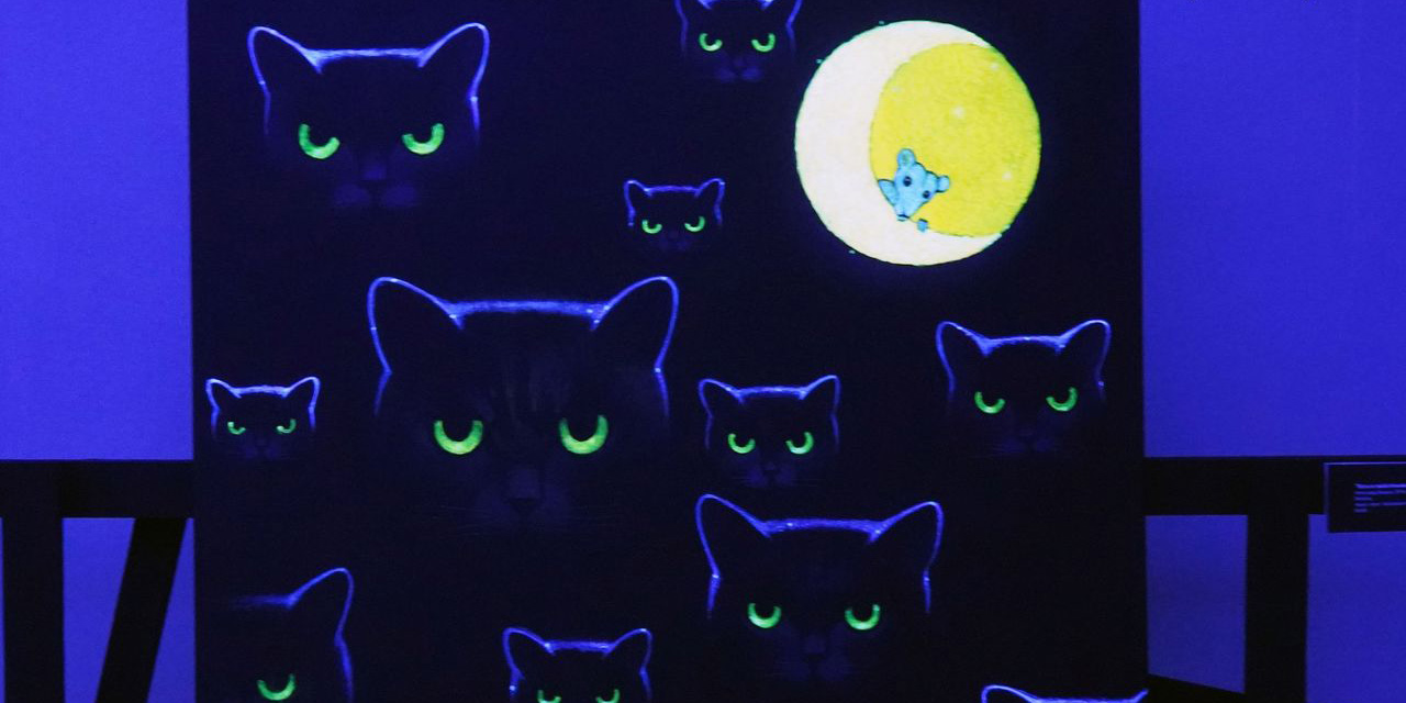 Выставка светодинамической живописи начала работу в Могилеве