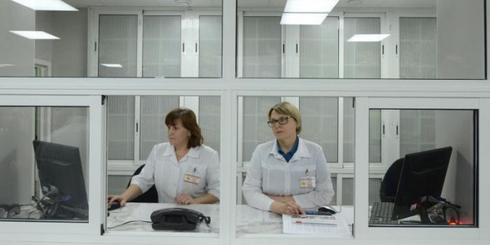 Минздрав прокомментировал приостановку плановой медпомощи