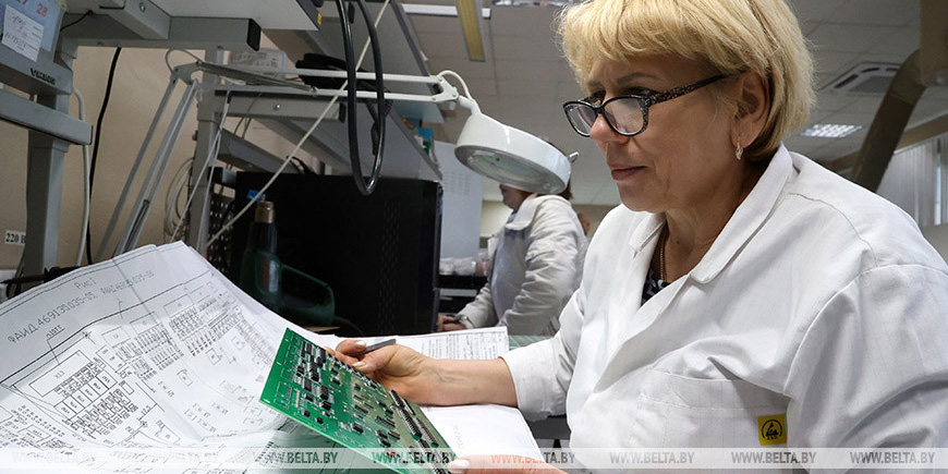 В могилевском ОАО «Зенит» разработали систему дезинфекции кабины лифта ультрафиолетом