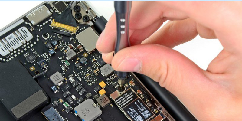 Внушал доверие, употреблял профессиональные термины: могилевчанин, обещая отремонтировать технику, обманул почти 15 человек