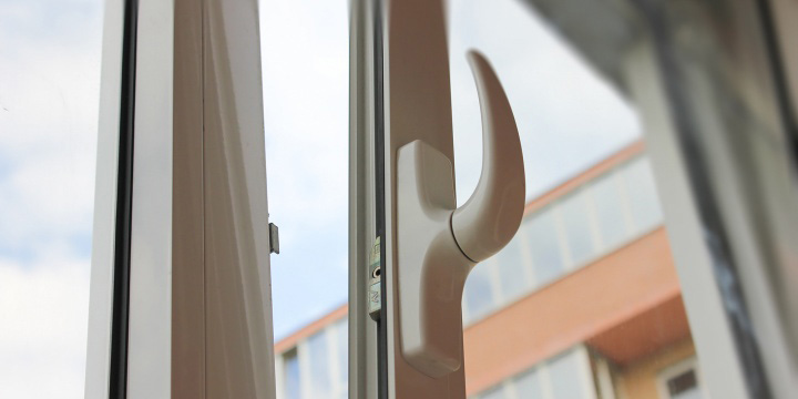 Трагедия в Могилеве: из окна 6-го этажа выпала полуторагодовалая девочка