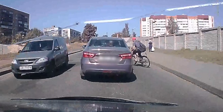 В Могилеве велосипедист врезался в автомобиль