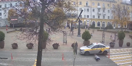 Автомобиль такси сбил девушку на пешеходном переходе в Могилеве