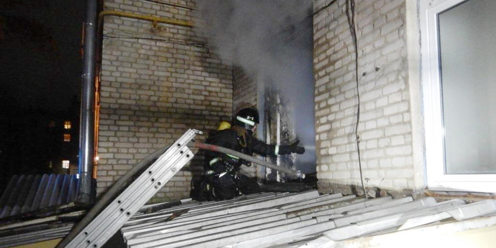 Двух человек спасли на пожаре в Могилеве работники МЧС 
