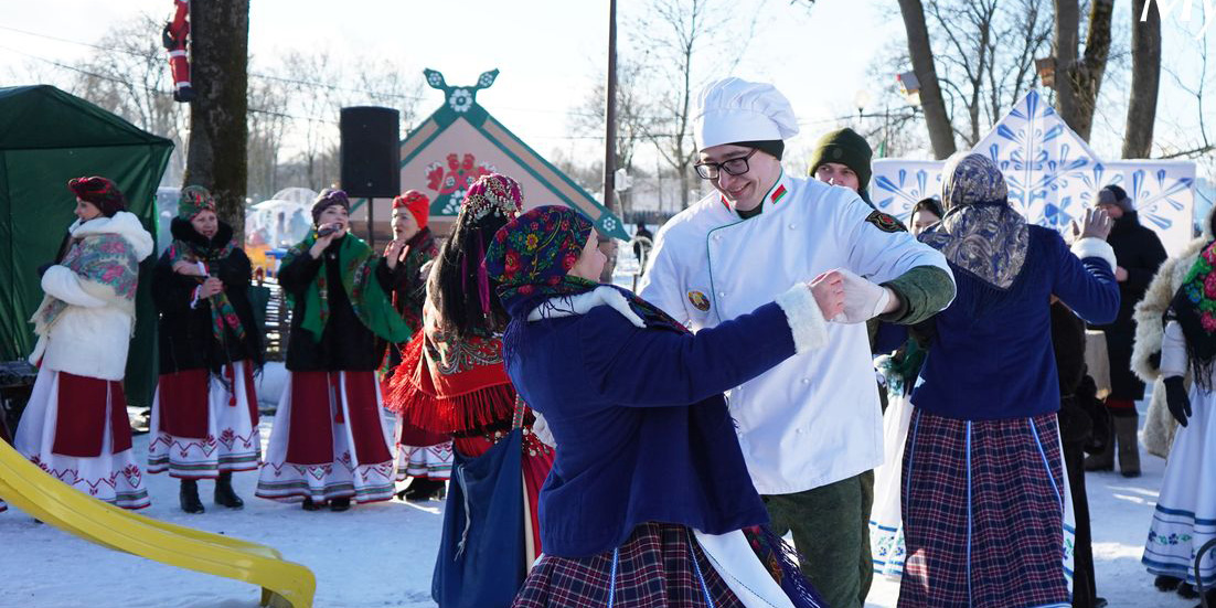 Праздничные гуляния прошли в могилевском парке в Подниколье