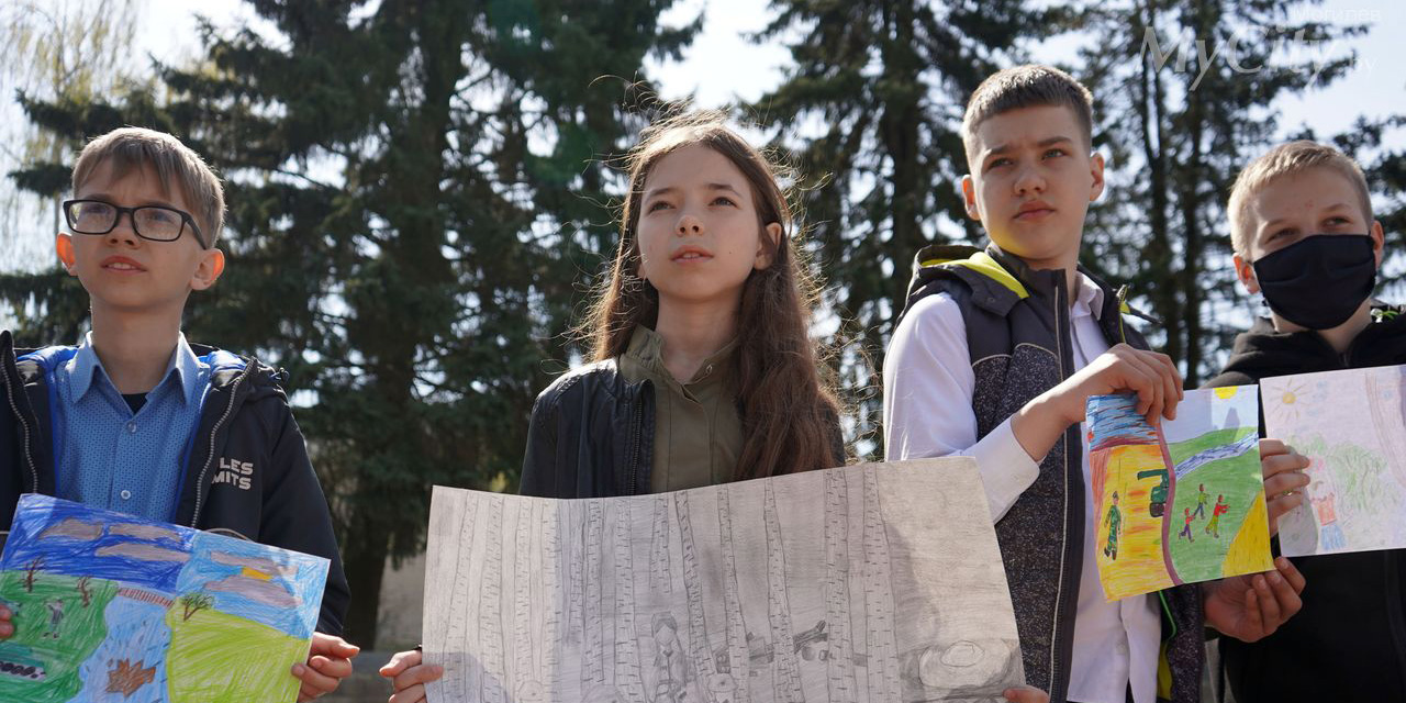 В Могилеве в рамках Международной патриотической акции «Полк@Победы» прошел флешмоб