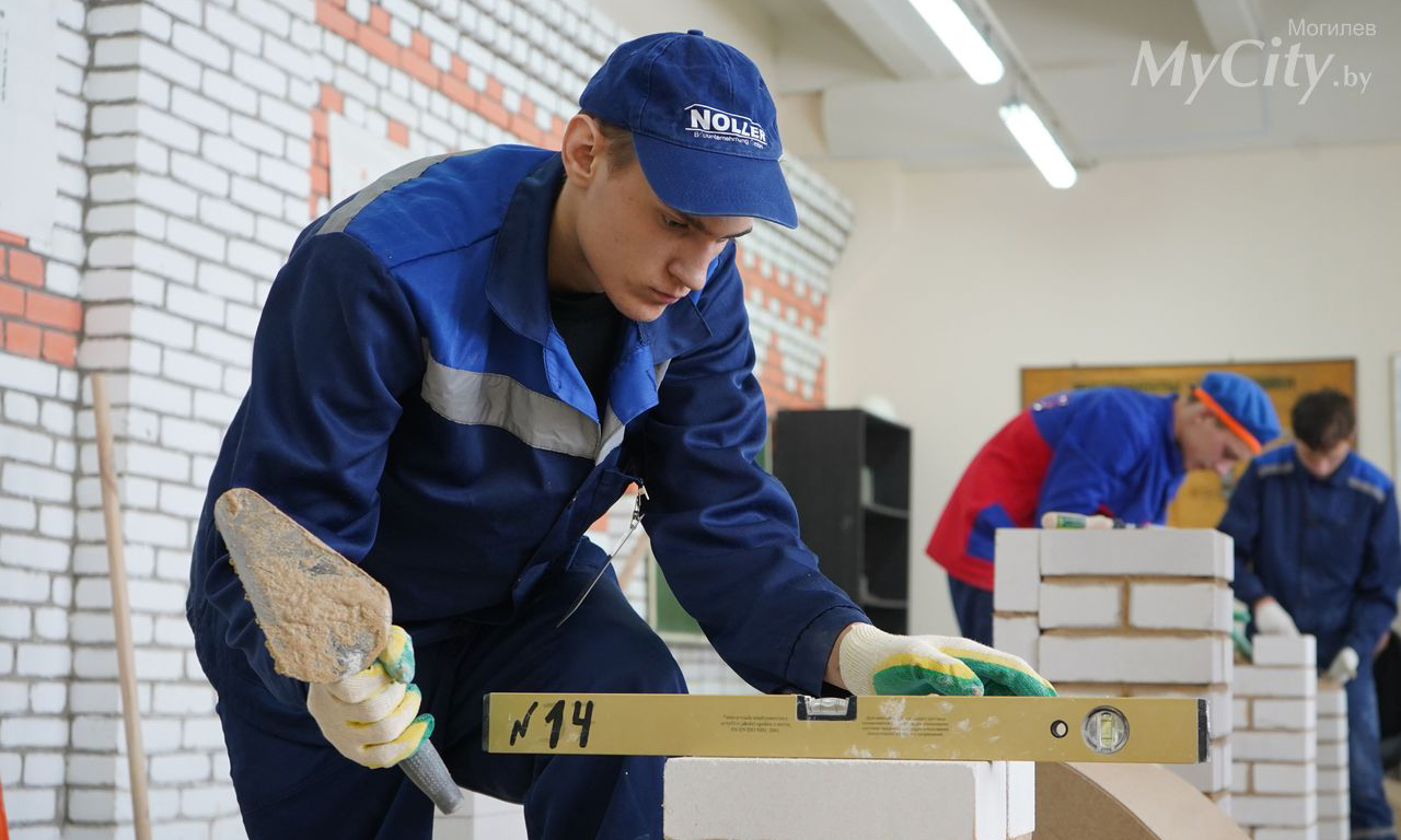 Республиканский конкурс профмастерства по профессии «Каменщик» в Могилеве