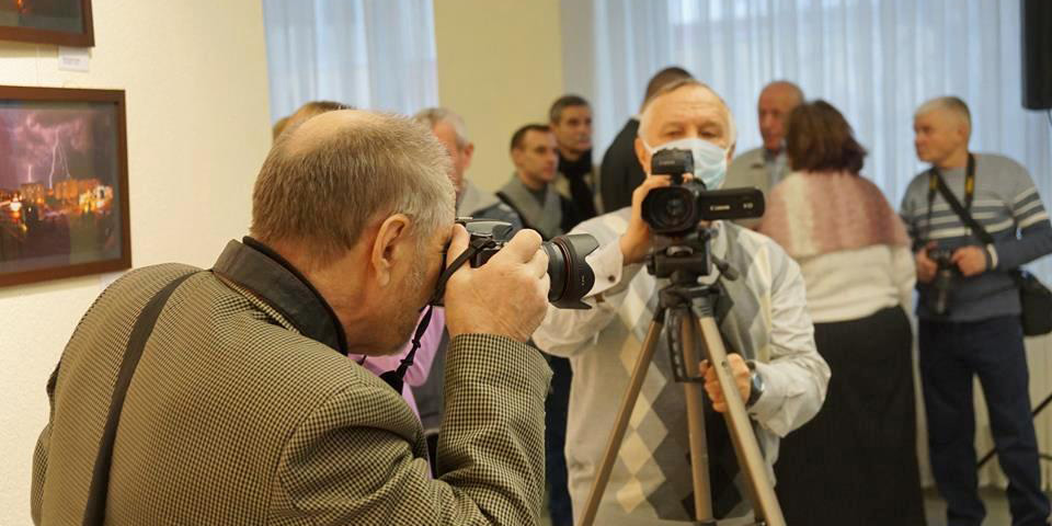 Фотовыставка «Между прошлым и будущим» открылась в Могилеве