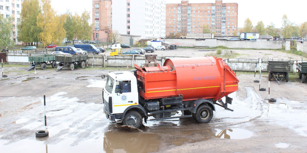 В Могилеве выберут лучшего водителя мусоровоза
