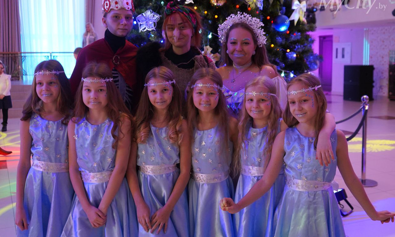 Более 500 могилевских ребят собрала городская новогодняя елка