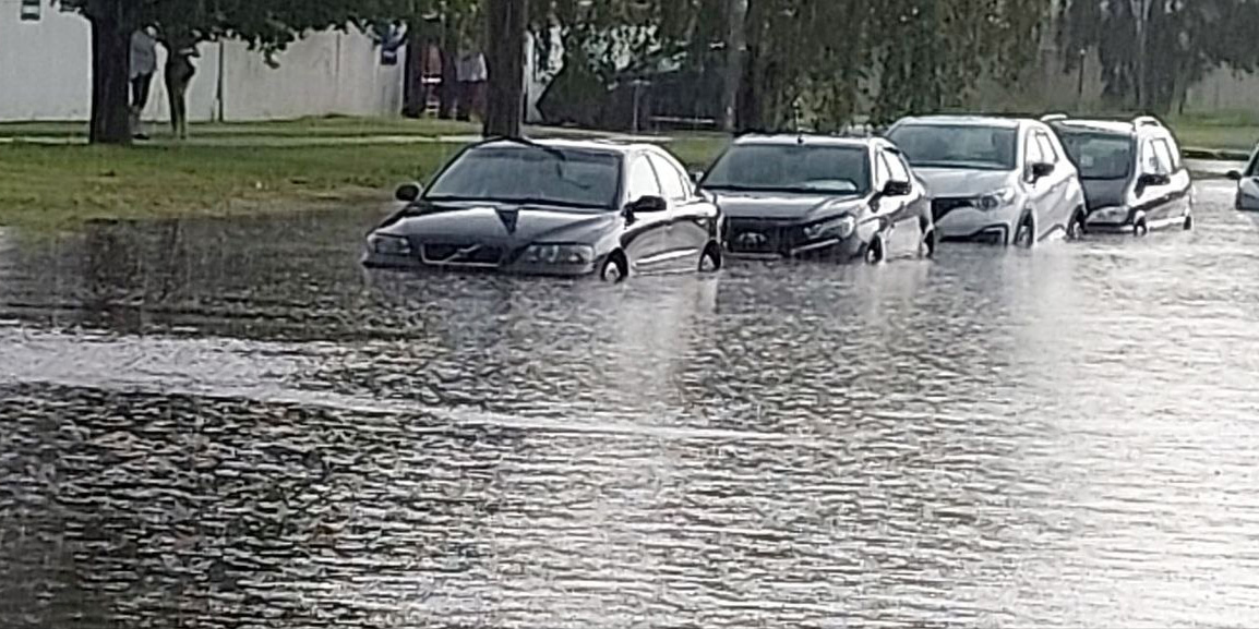 Ливень в Могилеве остановил движение троллейбусов и автобусов