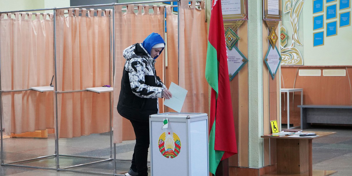 Референдум состоялся. Проголосовало почти 53% граждан