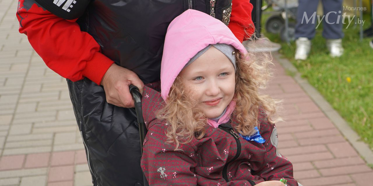 Общегородской праздник «Шчырае сэрца» собрал в Подниколье ребят с особенностями развития