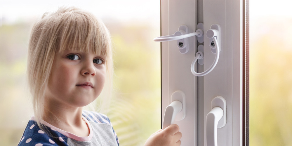 Сезонные трагедии: какая угроза стоит за открытым окном