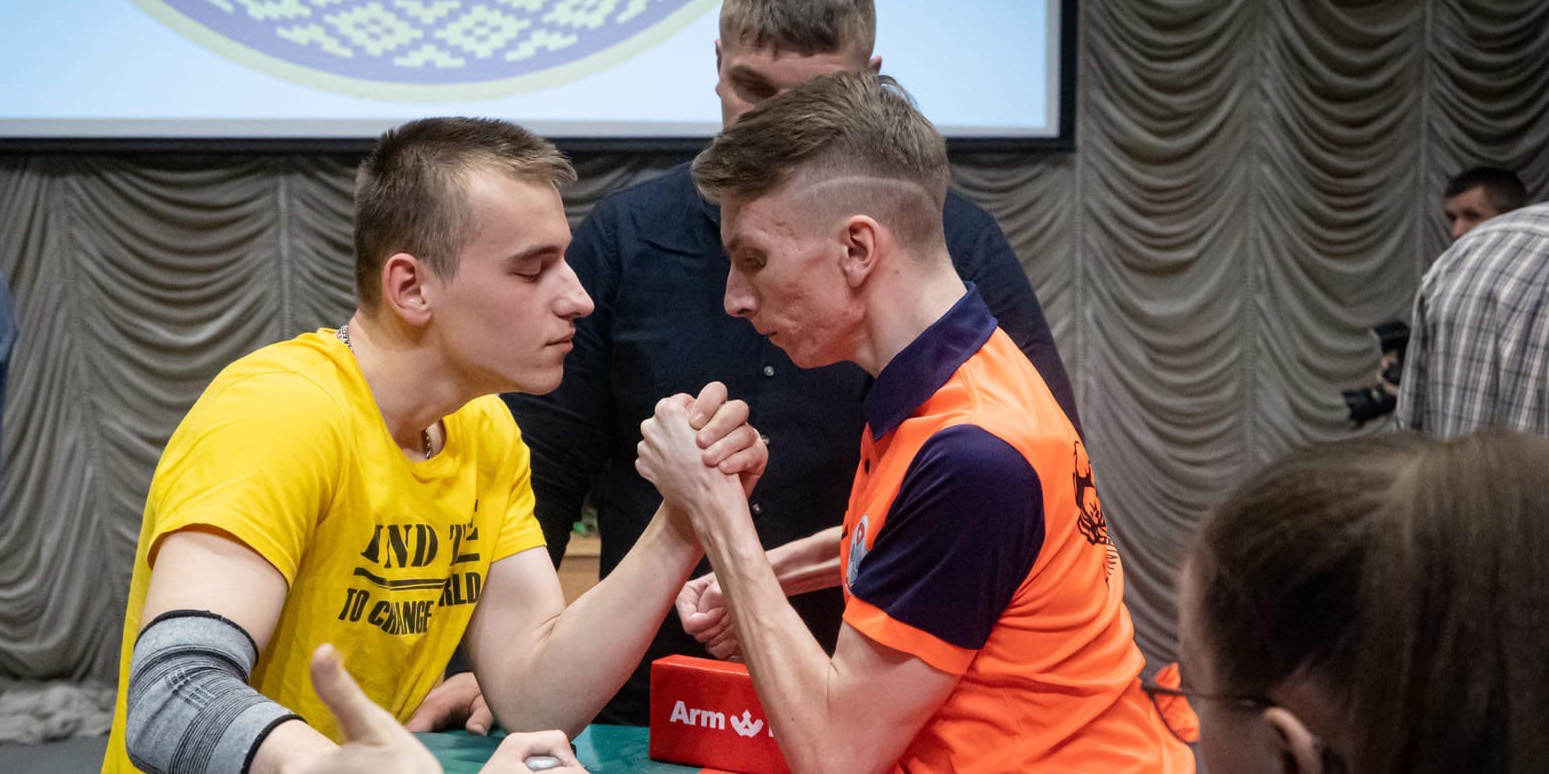 Сборная команда БРУ заняла 1 место на республиканских соревнованиях по армрестлингу